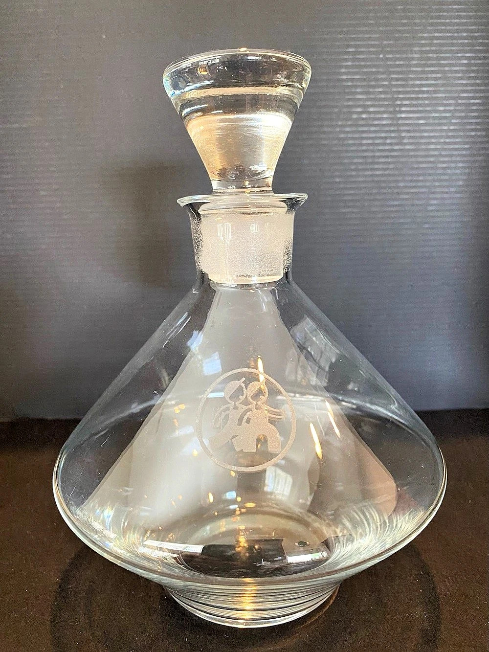 Clear Glass Decanter with Stopper